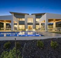 Luxury Canal Front Holiday House