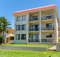 Enjoy the sea breezes from the balcony - Boyd St Woorim - New South Wales Tourism 