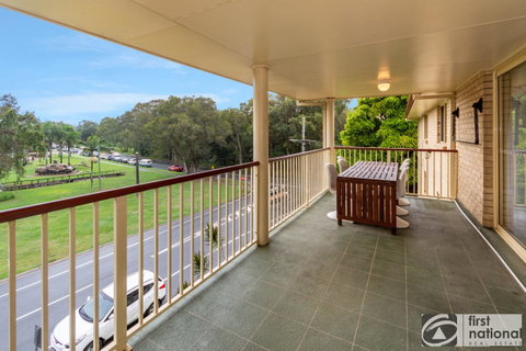 Immaculate Spacious Second Floor Unit Overlooking Pristine Parklands - New South Wales Tourism  2