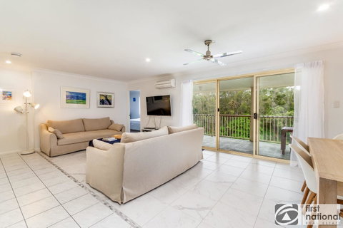 Immaculate Spacious Second Floor Unit Overlooking Pristine Parklands - New South Wales Tourism  3