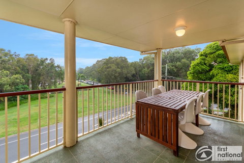 Immaculate Spacious Second Floor Unit Overlooking Pristine Parklands - New South Wales Tourism  0