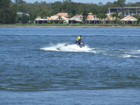 Lowset Home On The Canal - Dolphin Dr, Bongaree - New South Wales Tourism  14
