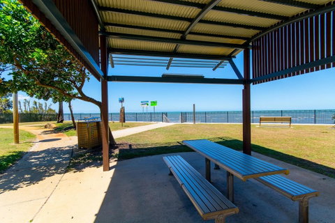 Waterviews,Pool, Wifi Its All Here !- Welsby Pde, Bongaree - New South Wales Tourism  18