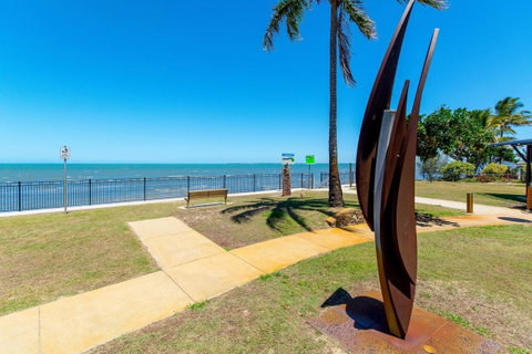 Waterviews,Pool, Wifi Its All Here !- Welsby Pde, Bongaree - New South Wales Tourism  8