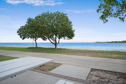 Waterviews,Pool, Wifi Its All Here !- Welsby Pde, Bongaree - New South Wales Tourism  20