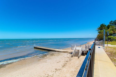Waterviews,Pool, Wifi Its All Here !- Welsby Pde, Bongaree - New South Wales Tourism  16
