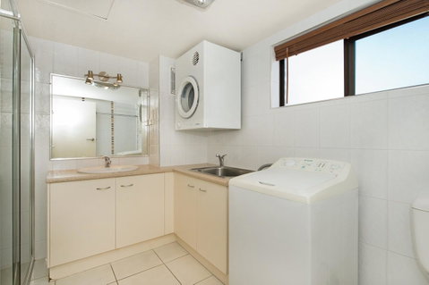 Waterviews,Pool, Wifi Its All Here !- Welsby Pde, Bongaree - New South Wales Tourism  9
