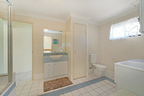 Quiet Location Across From Waterfront - South Esp, Bongaree - New South Wales Tourism  5