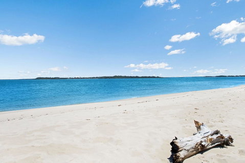 Quiet Location Across From Waterfront - South Esp, Bongaree - New South Wales Tourism  18