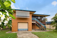 Short Stroll to Surf Beach - North Street Woorim