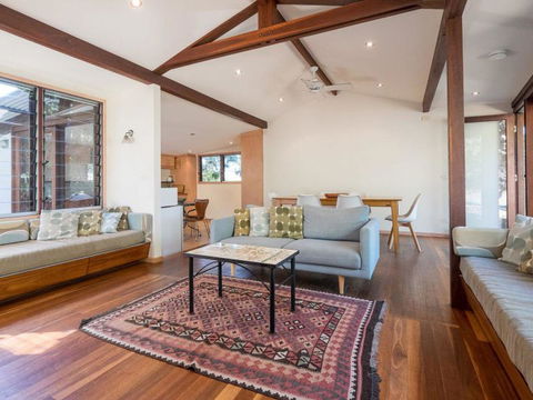 Laguna House - New South Wales Tourism  9