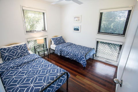 Point Break Beach House - New South Wales Tourism  15