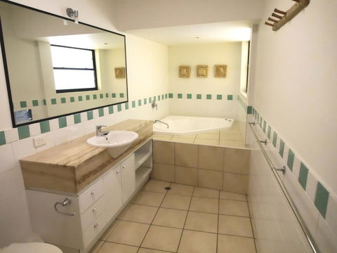 Cylinder Cove 1 - New South Wales Tourism  6