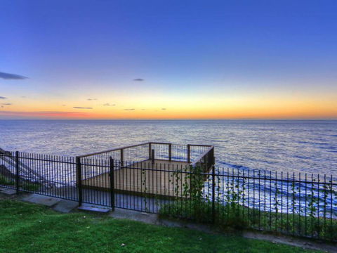 Dolphins At Sunset - New South Wales Tourism  9