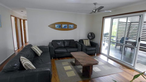 Amity Beach House - New South Wales Tourism  3