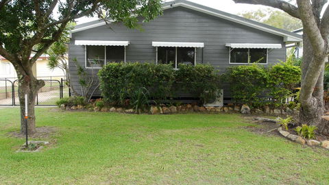 Amity Beach House - New South Wales Tourism  0