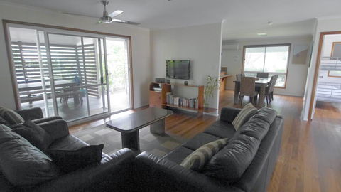 Amity Beach House - New South Wales Tourism  2