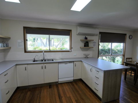 Amity Beach House - New South Wales Tourism  5