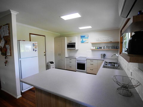 Amity Beach House - New South Wales Tourism  4