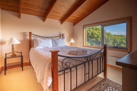 Mountain Seas Lodge - New South Wales Tourism  11