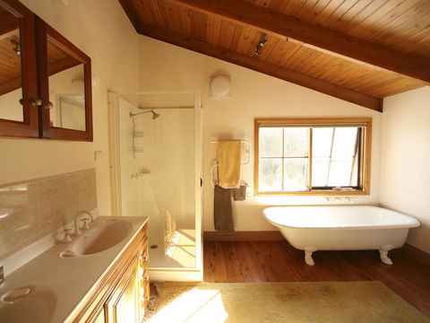Mountain Seas Lodge - New South Wales Tourism  15