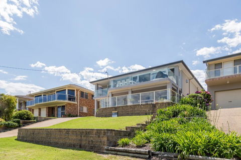'Salt & Light' Mollymook - New South Wales Tourism  1