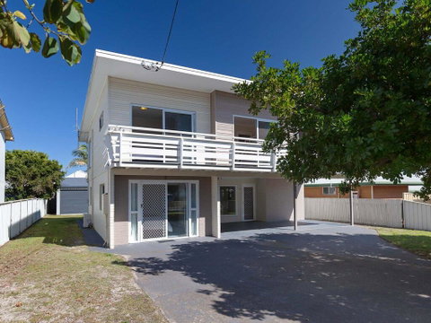 'SeaHaven', 2 Richardson Ave - Large Home With Aircon, Smart TV, WIFI, Netflix & Boat Parking - New South Wales Tourism  0
