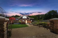 Book Kurrajong Accommodation Vacations New South Wales Tourism New South Wales Tourism 