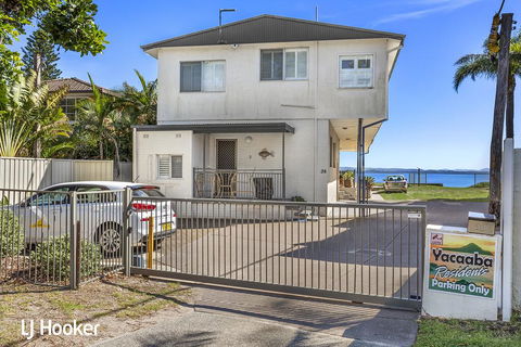 'Yacaaba' Beautiful Waterfront Location - New South Wales Tourism  0