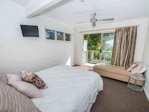 1 'Florida', 5 Lillian Street - 2 Min Walk To Beach, Shops & Restaurants - New South Wales Tourism  3