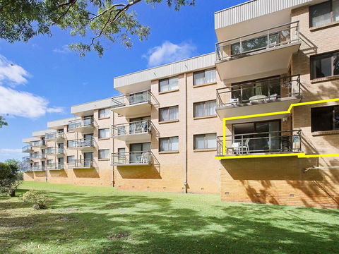 1 'Intrepid', 3 Intrepid Close - Amazing Views Of Shoal Bay, Only 100m From The Beach - New South Wales Tourism  3