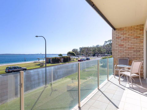 1 'Little Hut', 20 Kurrawa Close - Spectacular Water Views, NBN & Air Conditioned - New South Wales Tourism  0