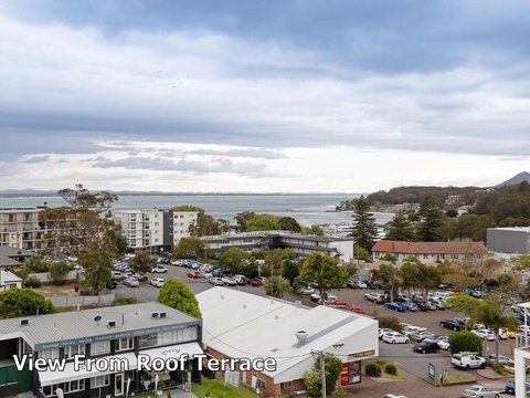 1 'Seaview', 9 Church Street - Huge Air Conditioned Unit With Lift & WIFI - New South Wales Tourism  0