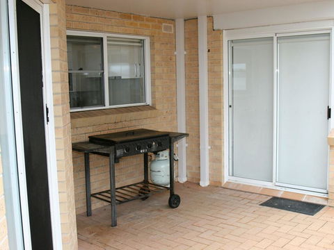 1 'The Clippers' 131 Soldiers Point Road - Fabulous Waterfront Unit - New South Wales Tourism  2