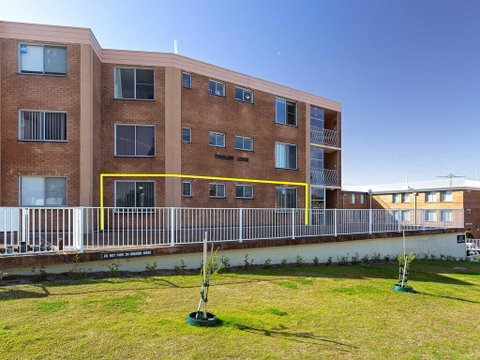 1 'Thurlow Lodge', 6 Thurlow Avenue - Air Conditioned & Pool In The Heart Of Town - New South Wales Tourism  2
