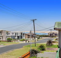 1/32 Ocean Avenue - three bedrooms three bathrooms air con boat parking  water views - New South Wales Tourism 