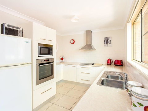 1/4 Huntly Close - New South Wales Tourism  1
