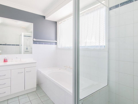 1/54 Parkes, Airconditioned - New South Wales Tourism  1