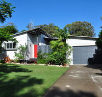 10 Double Island Drive - Modern family home centrally located swimming pool  outdoor area - New South Wales Tourism 