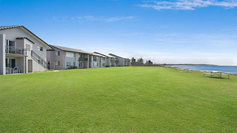 10T Beachfront Apartments - New South Wales Tourism  1