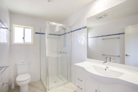 11 Riley St - Stylishly Modern - New South Wales Tourism  2