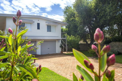 11 Riley St - Stylishly Modern - New South Wales Tourism  0