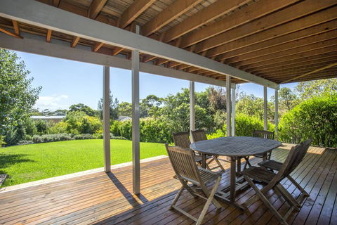 11 Riley St - Stylishly Modern - New South Wales Tourism  3