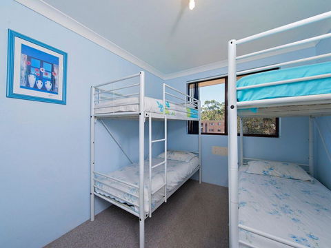 12 'Commodore', 6 Intrepid Close - Beautiful Water Views - New South Wales Tourism  1