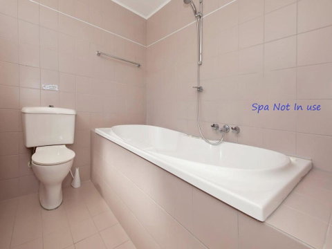 12 'Le Vogue', 16 Magnus St - Sensational Water Views, Lift, Pool & Tennis Court - New South Wales Tourism  3
