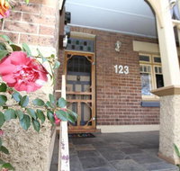 123 Hill St Heart of Orange Double Brick - New South Wales Tourism 
