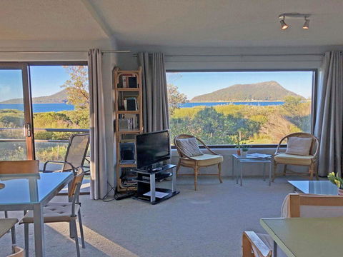 14 'Intrepid', 3 Intrepid Close - Unlimited Magnificent Water Views - New South Wales Tourism  2