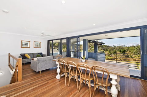 143 Matthew Flinders Drive, Port Macquarie - New South Wales Tourism  0