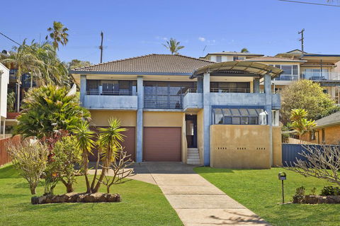 143 Matthew Flinders Drive, Port Macquarie - New South Wales Tourism  1