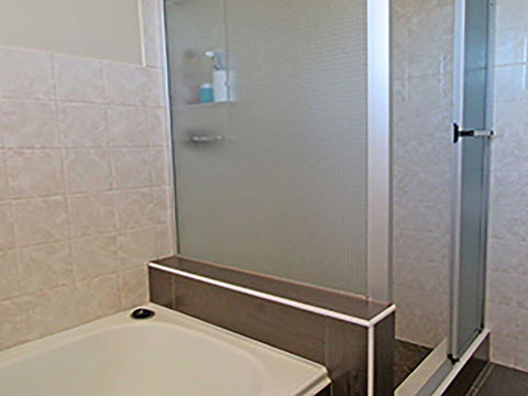 15 'Kanangra', 39 Soldiers Point Road - Fantastic Unit Right On The Water - New South Wales Tourism  2